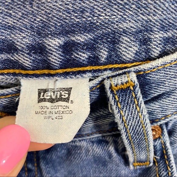 Vintage Levi’s 501 High Waisted Cutoff Denim Short - Picture 9 of 11